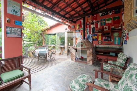 Casa de condomínio à venda com 400m², 4 quartos e 2 vagas Casa de condomínio à venda com 400m², 4 quartos e 2 vagasÁrea Gourmet