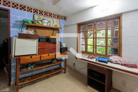 Casa de condomínio à venda com 400m², 4 quartos e 2 vagas Casa de condomínio à venda com 400m², 4 quartos e 2 vagasQuarto de Serviço