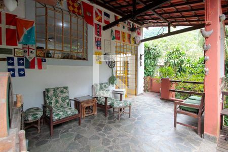 Casa de condomínio à venda com 400m², 4 quartos e 2 vagas Casa de condomínio à venda com 400m², 4 quartos e 2 vagasÁrea Gourmet