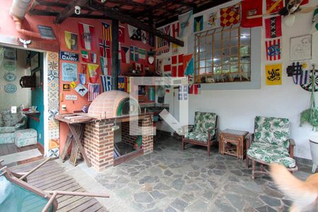 Casa de condomínio à venda com 400m², 4 quartos e 2 vagas Casa de condomínio à venda com 400m², 4 quartos e 2 vagasÁrea Gourmet