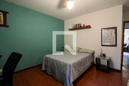 Casa de condomínio à venda com 400m², 4 quartos e 2 vagas Casa de condomínio à venda com 400m², 4 quartos e 2 vagasQuarto 4