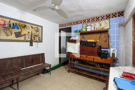 Casa de condomínio à venda com 400m², 4 quartos e 2 vagas Casa de condomínio à venda com 400m², 4 quartos e 2 vagasQuarto de Serviço