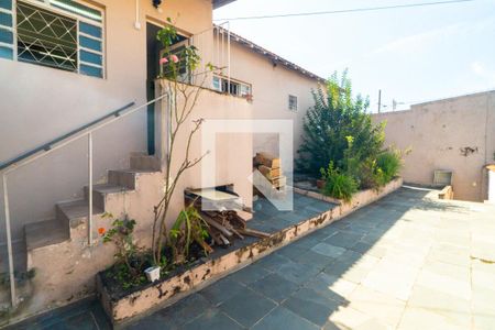 Casa à venda com 350m², 2 quartos e 3 vagasQuintal