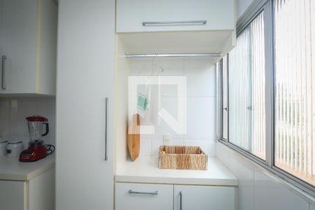 Apartamento à venda com 74m², 3 quartos e 1 vaga Apartamento à venda com 74m², 3 quartos e 1 vagaLavanderia