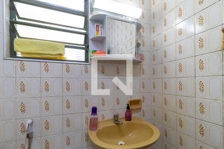 Casa à venda com 174m², 2 quartos e 2 vagas Casa à venda com 174m², 2 quartos e 2 vagasBanheiro da suíte