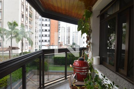 Apartamento à venda com 390m², 5 quartos e 10 vagasVaranda