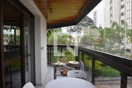 Apartamento à venda com 390m², 5 quartos e 10 vagasVaranda