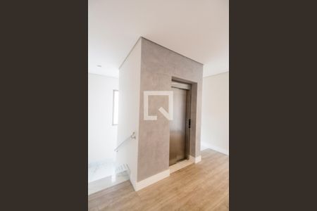 Casa de condomínio à venda com 524m², 4 quartos e 4 vagasElevador