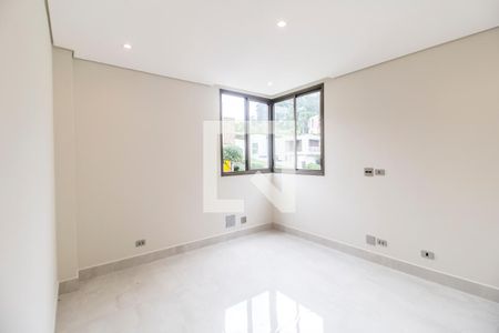 Casa de condomínio à venda com 524m², 4 quartos e 4 vagasEscritório