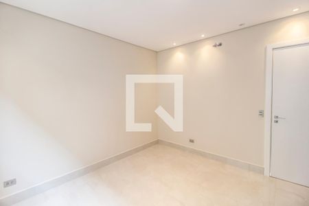 Sala de TV de casa de condomínio à venda com 4 quartos, 524m² em Centro Comercial Jubran, Barueri