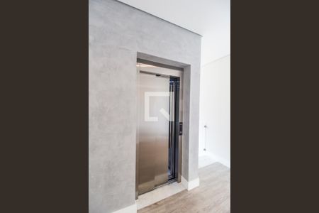 Casa de condomínio à venda com 524m², 4 quartos e 4 vagasElevador