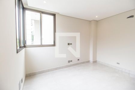 Casa de condomínio à venda com 524m², 4 quartos e 4 vagasEscritório