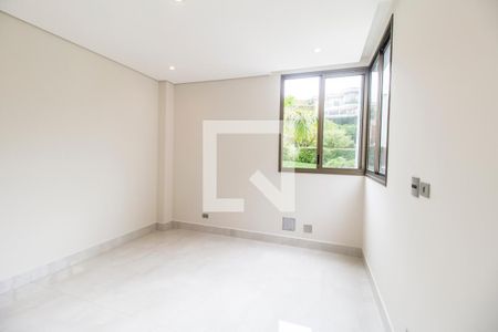 Casa de condomínio à venda com 524m², 4 quartos e 4 vagasEscritório