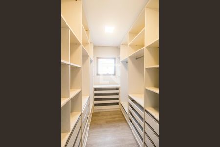 Casa de condomínio à venda com 524m², 4 quartos e 4 vagasCloset da suíte 1