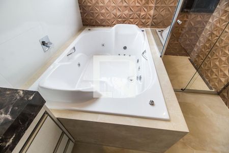 Casa de condomínio à venda com 524m², 4 quartos e 4 vagasBanheiro da Suíte 2