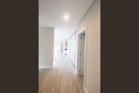 Casa de condomínio à venda com 524m², 4 quartos e 4 vagasCorredor