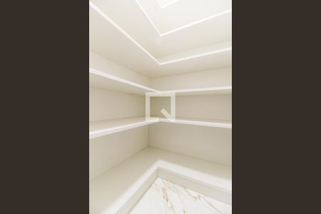 Casa de condomínio à venda com 524m², 4 quartos e 4 vagasDespensa