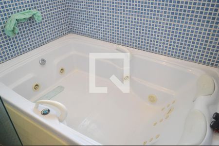 Casa para alugar com 470m², 3 quartos e 5 vagasBanheiro da Suíte 1