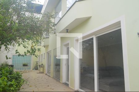 Casa para alugar com 470m², 3 quartos e 5 vagasQuintal