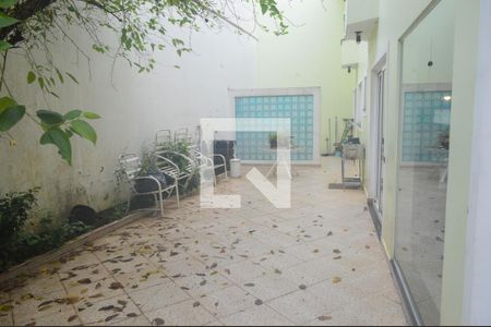 Casa para alugar com 470m², 3 quartos e 5 vagasQuintal