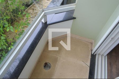 Casa para alugar com 470m², 3 quartos e 5 vagasSacada da Suíte 1