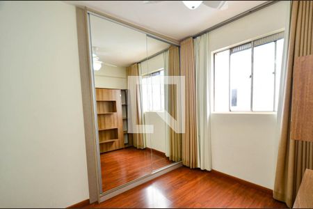 Apartamento à venda com 101m², 3 quartos e 1 vagaQuarto1