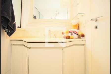 Apartamento à venda com 262m², 4 quartos e 4 vagas Apartamento à venda com 262m², 4 quartos e 4 vagasBanheiro suite 1