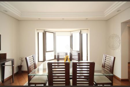 Apartamento à venda com 262m², 4 quartos e 4 vagas Apartamento à venda com 262m², 4 quartos e 4 vagasSala de Jantar