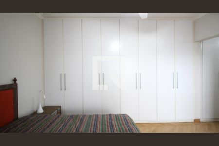 Apartamento à venda com 262m², 4 quartos e 4 vagas Apartamento à venda com 262m², 4 quartos e 4 vagasSuíte Master