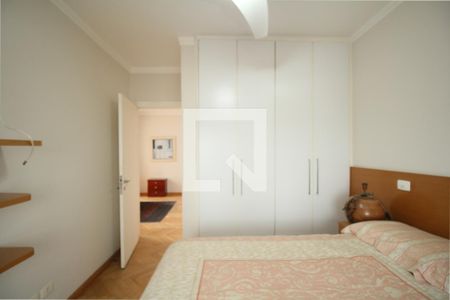 Apartamento à venda com 262m², 4 quartos e 4 vagas Apartamento à venda com 262m², 4 quartos e 4 vagasSuíte 3