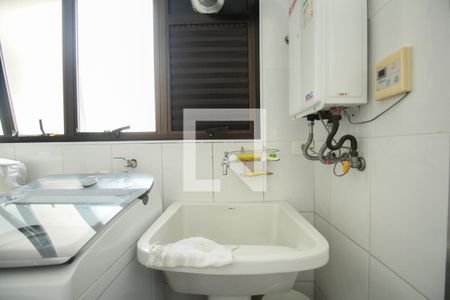 Apartamento à venda com 262m², 4 quartos e 4 vagas Apartamento à venda com 262m², 4 quartos e 4 vagasÁrea de Serviço