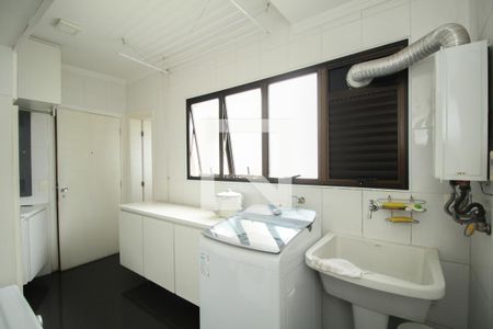 Apartamento à venda com 262m², 4 quartos e 4 vagas Apartamento à venda com 262m², 4 quartos e 4 vagasÁrea de Serviço