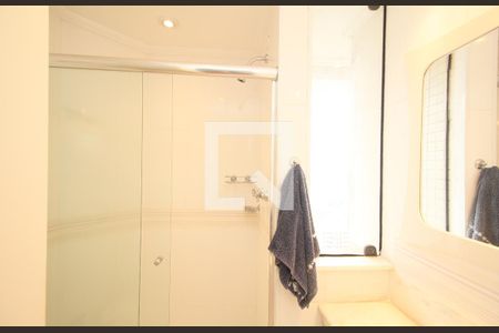 Apartamento à venda com 262m², 4 quartos e 4 vagas Apartamento à venda com 262m², 4 quartos e 4 vagasBanheiro suite 1