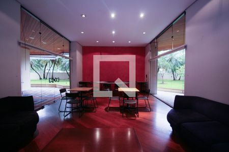 Apartamento à venda com 262m², 4 quartos e 4 vagas Apartamento à venda com 262m², 4 quartos e 4 vagasÁrea comum - Salão de festas