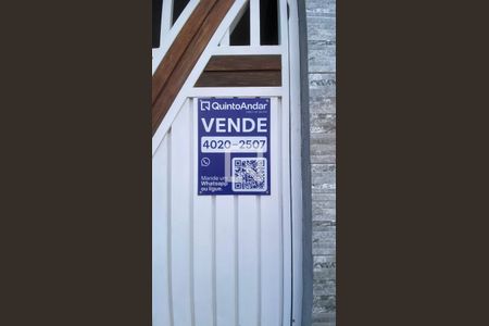 Casa à venda com 220m², 3 quartos e 3 vagas Casa à venda com 220m², 3 quartos e 3 vagasPlaca