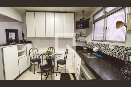 Apartamento à venda com 81m², 3 quartos e 2 vagas Apartamento à venda com 81m², 3 quartos e 2 vagasCozinha