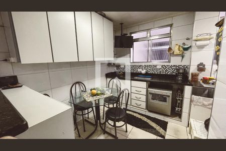 Apartamento à venda com 81m², 3 quartos e 2 vagas Apartamento à venda com 81m², 3 quartos e 2 vagasCozinha