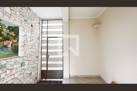 Casa à venda com 180m², 3 quartos e sem vagaEntrada