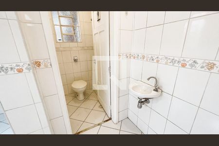 Casa à venda com 180m², 3 quartos e sem vagaBanheiro