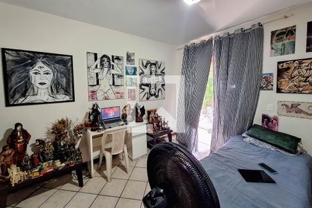 Casa de condomínio à venda com 170m², 4 quartos e 1 vagaSuíte 1