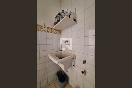 Casa de condomínio à venda com 170m², 4 quartos e 1 vagaÁrea de Serviço