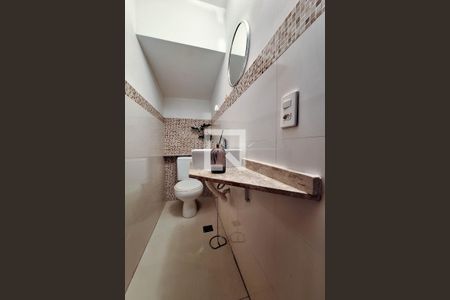 Casa de condomínio à venda com 170m², 4 quartos e 1 vagaLavabo