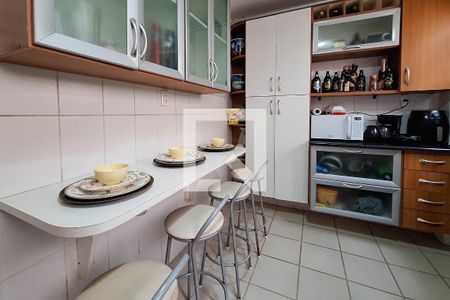 Casa de condomínio à venda com 170m², 4 quartos e 1 vagaCozinha