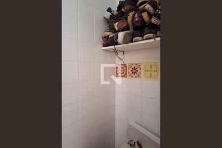 Casa de condomínio à venda com 170m², 4 quartos e 1 vagaBanheiro de serviço