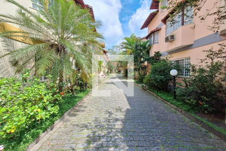 Casa de condomínio à venda com 170m², 4 quartos e 1 vagaFachada