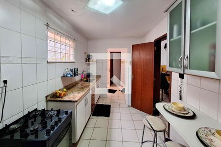 Casa de condomínio à venda com 170m², 4 quartos e 1 vagaCozinha