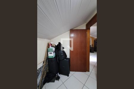 Casa de condomínio à venda com 170m², 4 quartos e 1 vagaCloset da suíte 2