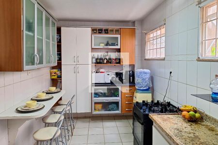 Casa de condomínio à venda com 170m², 4 quartos e 1 vagaCozinha