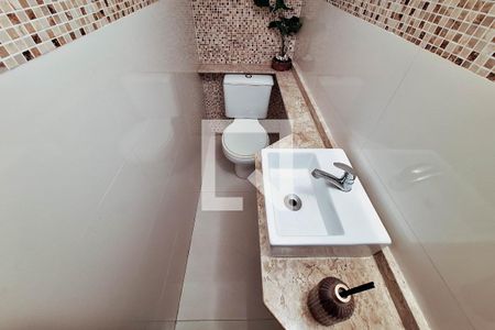 Casa de condomínio à venda com 170m², 4 quartos e 1 vagaLavabo