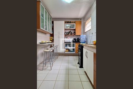 Casa de condomínio à venda com 170m², 4 quartos e 1 vagaCozinha